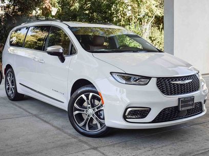New 2026 Chrysler Pacifica Pinnacle