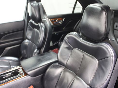 Used 2019 Lincoln Continental Reserve w/ Rear Seat Package FWD image 4