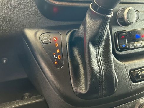 Used 2025 RAM ProMaster 2500 w/ Convenience Group FWD image 8