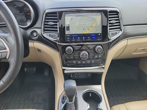 Used 2019 Jeep Grand Cherokee Limited image 34