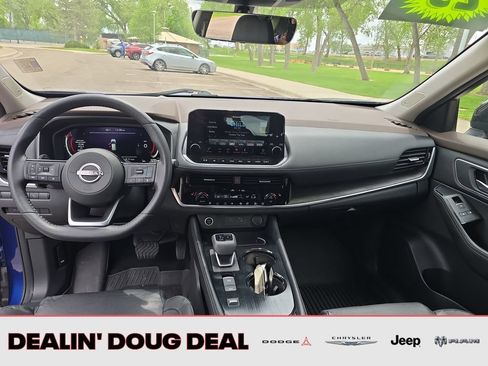 Used 2023 Nissan Rogue Platinum w/ Platinum Premium Package FWD image 13