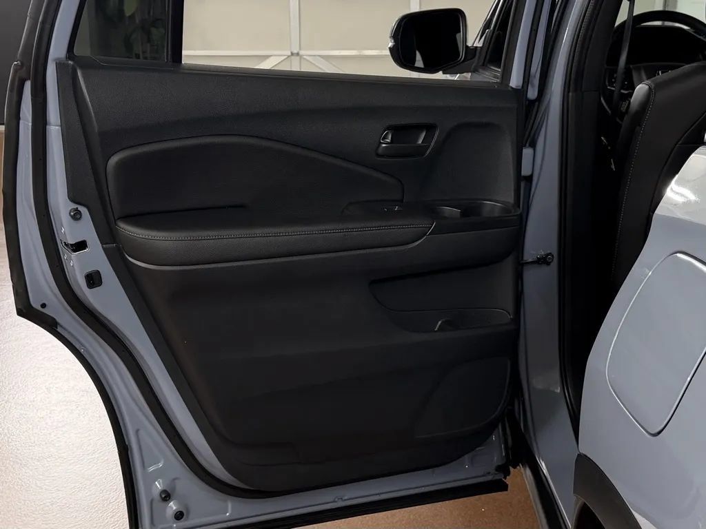 Used 2023 Honda Passport EX-L image 33