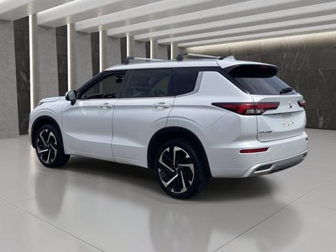 Used 2023 Mitsubishi Outlander SEL FWD image 4