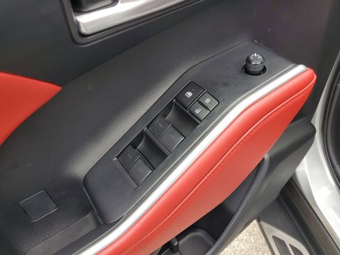 Used 2023 Toyota Highlander XSE image 14