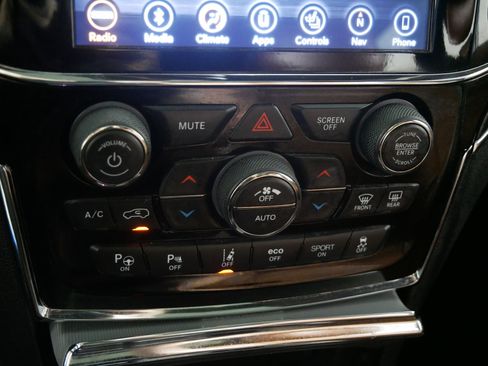 Used 2019 Jeep Grand Cherokee Summit image 23