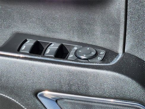 Used 2024 GMC Sierra 1500 SLT image 7