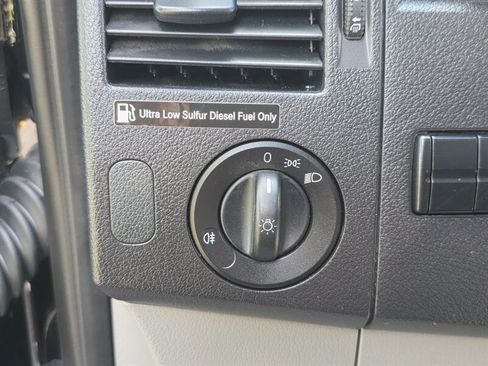 Used 2016 Mercedes-Benz Sprinter 2500 image 42