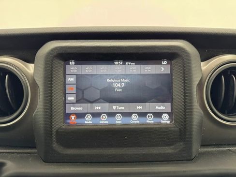 Used 2022 Jeep Gladiator Willys image 27