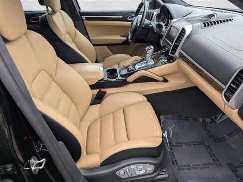 Used 2014 Porsche Cayenne Turbo AWD/4WD image 21