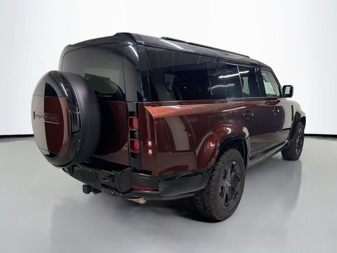 Used 2025 Land Rover Defender 130 X-Dynamic SE AWD/4WD image 9