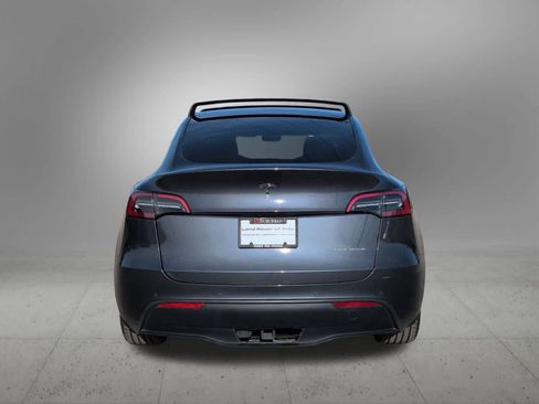 Used 2022 Tesla Model Y Long Range image 5