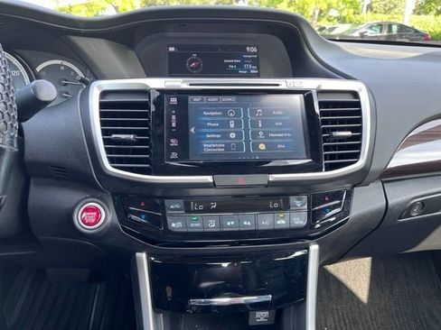 Used 2017 Honda Accord EX-L image 11