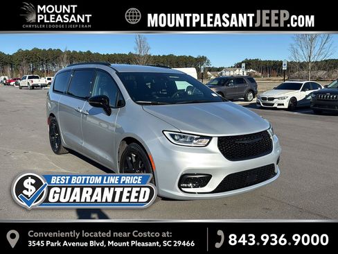 New 2026 Chrysler Pacifica Select w/ S Appearance Package FWD image 1