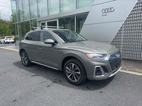 Used 2023 Audi Q5 2.0T Premium w/ Convenience Package AWD/4WD image 1