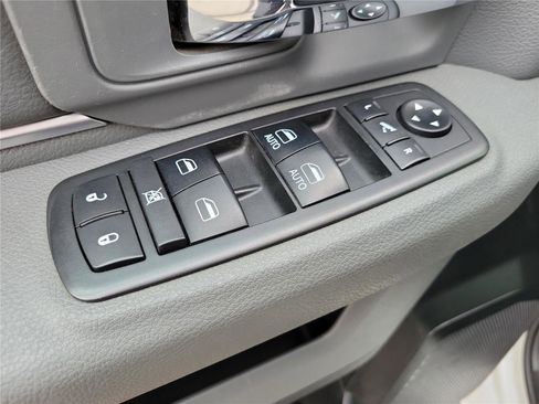 Used 2018 RAM 1500 Big Horn AWD/4WD image 18