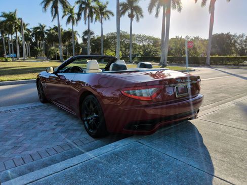 Used 2012 Maserati GranTurismo Sport image 13