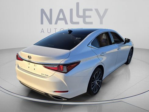 Used 2024 Lexus ES 350 w/ Premium Package FWD image 4