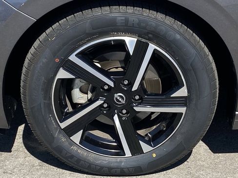 Certified 2024 Nissan Sentra SV FWD image 8
