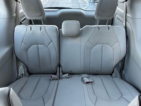 Used 2020 Chrysler Pacifica Limited w/ Tire & Wheel Group image 35