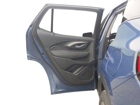 Used 2024 GMC Terrain SLT image 29