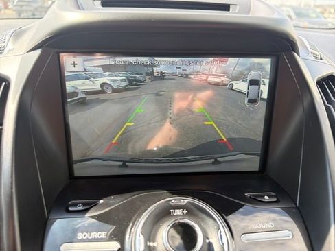 Used 2018 Ford Escape Titanium w/ Ford Safe & Smart Package image 23