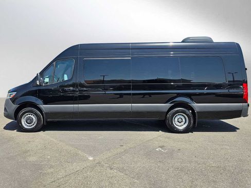 Used 2024 Mercedes-Benz Sprinter 3500 image 6