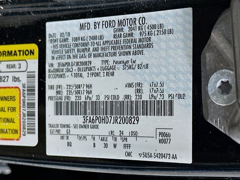Used 2018 Ford Fusion SE w/ Fusion SE Technology Package FWD image 12