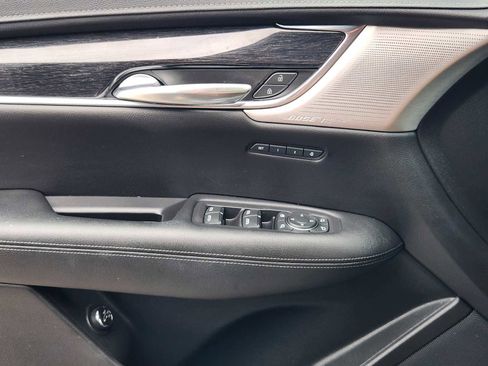 Used 2020 Cadillac XT5 Premium Luxury AWD/4WD image 23