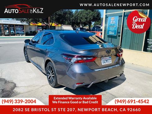 Used 2018 Toyota Camry SE FWD image 12