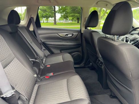 Used 2020 Nissan Rogue SV AWD/4WD image 35