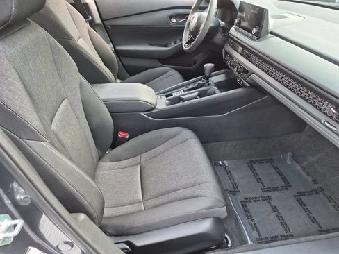Used 2025 Honda Accord LX image 30