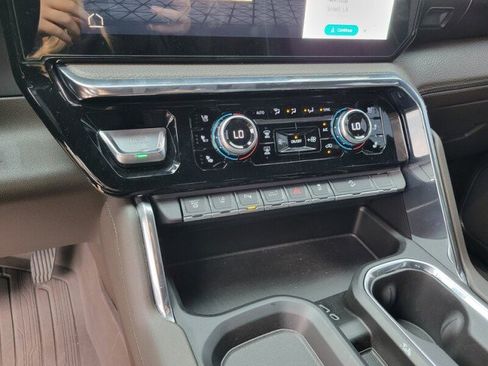 Used 2024 GMC Sierra 2500 Denali w/ Denali Reserve Package image 18