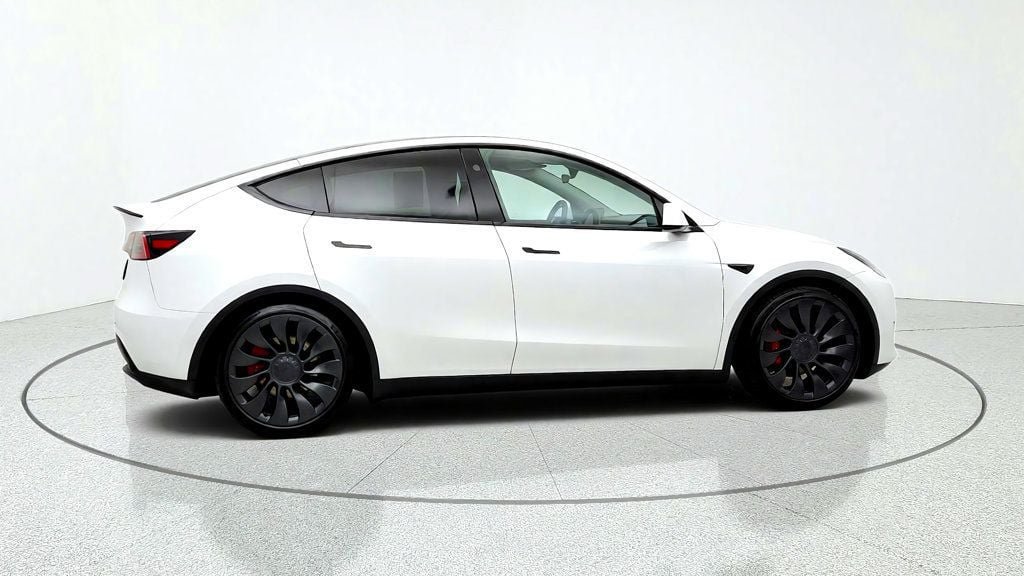 Used 2023 Tesla Model Y Long Range AWD/4WD image 4