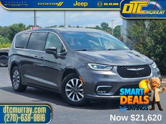 Used 2022 Chrysler Pacifica Touring-L w/ Uconnect Theater Family Group image 1