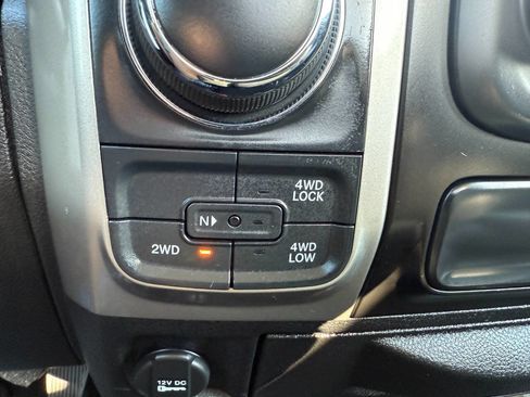 Used 2019 RAM 1500 Classic SLT image 36