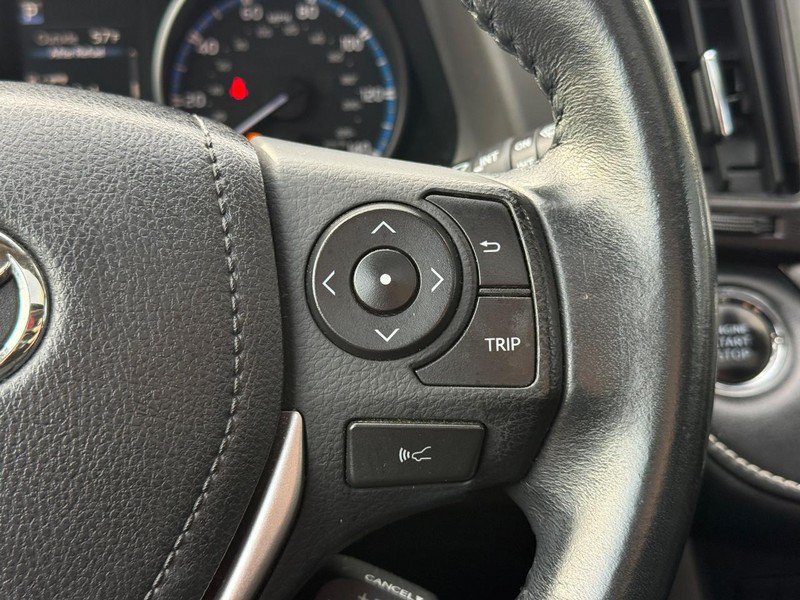 Used 2018 Toyota RAV4 XLE AWD/4WD image 21