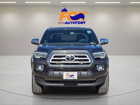 Used 2022 Toyota Tacoma Limited image 10