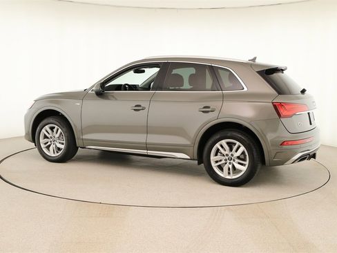 Certified 2023 Audi Q5 2.0T Premium w/ Convenience Package image 3