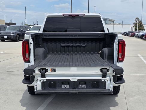 Used 2022 GMC Sierra 1500 Denali w/ Denali Reserve Package AWD/4WD image 8