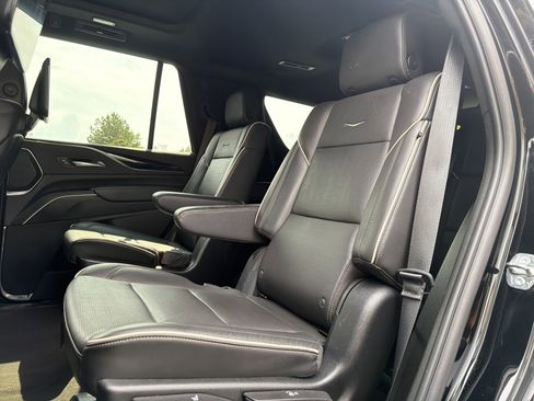 Used 2023 Cadillac Escalade Sport AWD/4WD image 26