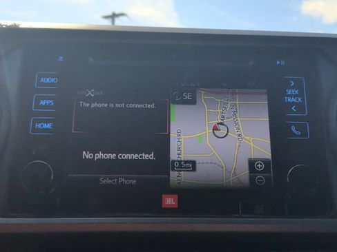 Used 2018 Toyota Tacoma TRD Off-Road AWD/4WD image 22