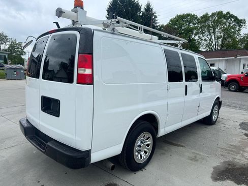 Used 2011 Chevrolet Express 1500 RWD image 18