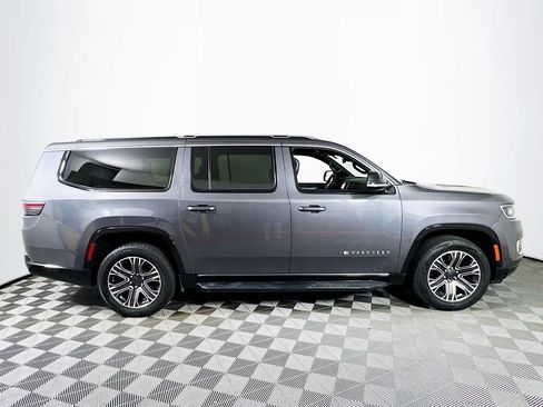 Used 2023 Jeep Wagoneer L Series II AWD/4WD image 8