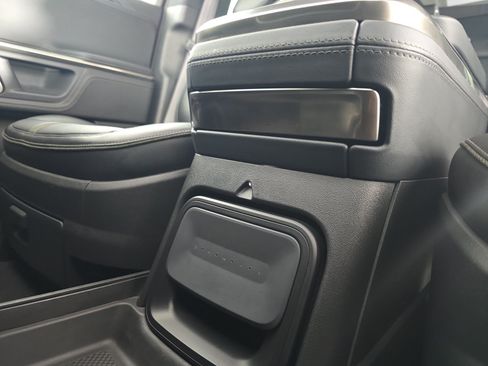 Used 2024 Rivian R1S Adventure AWD/4WD image 31