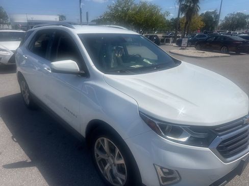 Used 2019 Chevrolet Equinox LT image 3