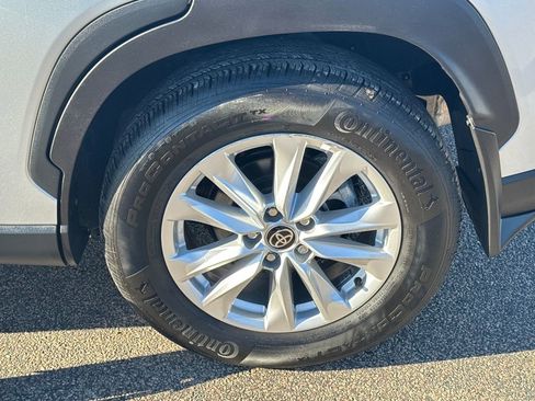 Used 2024 Toyota Corolla Cross LE image 38