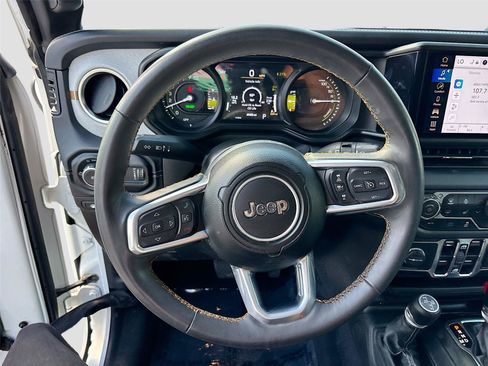 Used 2024 Jeep Wrangler Unlimited Sahara AWD/4WD image 11