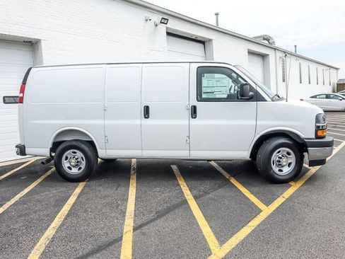 New 2026 Chevrolet Express 2500 w/ Communications Package RWD image 5