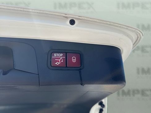 Used 2018 Mercedes-Benz GLC 300 image 25