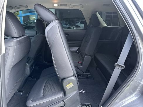Used 2024 Nissan Pathfinder S FWD image 26